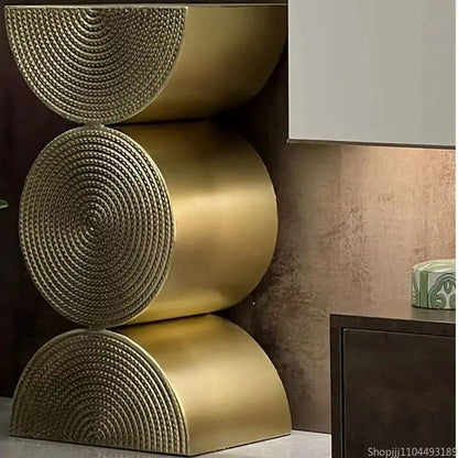 MOVABLE ACCENT END TABLES FOR MINIMALIST AREAS